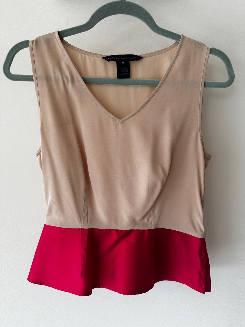 Marc by Marc Jacobs Beige/Fuschia Sleeveless Top in XS